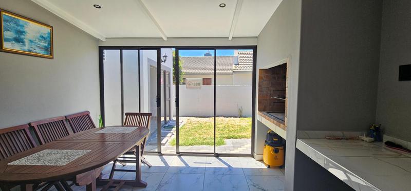 4 Bedroom Property for Sale in Country Club Western Cape